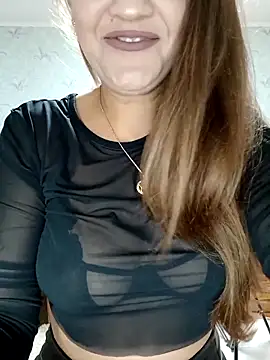 Snapshot of Viola3102 chatting on 09.18.25 Viola3102 online show from 09.18.25