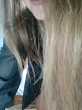 Snapshot of Viola3102 chatting on 09.29.25 Viola3102 online show from 09.29.25