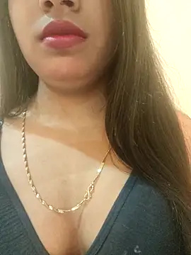 Maahhii 2 online show from 11.14.25