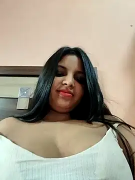Snapshot of Maahhii_2 chatting on 05.01.26 Maahhii 2 online show from 05.01.26