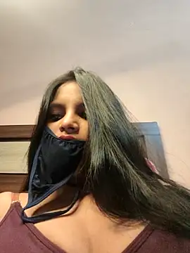 Snapshot of Maahhii_2 chatting on 05.22.26 Maahhii 2 online show from 05.22.26