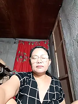 Everleigh mom online show from 10.18.25