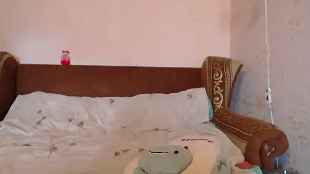 Veronica-Luxs online show from 10.15.25