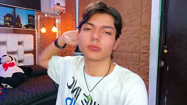 Snapshot of alandelrey57 chatting on 09.18.25 alandelrey57 online show from 09.18.25