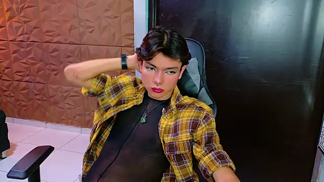 Snapshot of alandelrey57 chatting on 09.24.25 alandelrey57 online show from 09.24.25