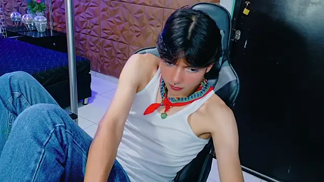 Snapshot of alandelrey57 chatting on 10.17.25 alandelrey57 online show from 10.17.25