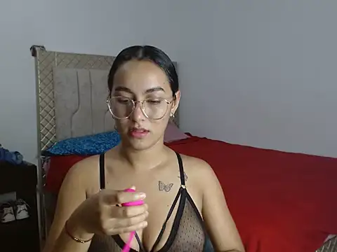 KatyCoupleHot online show from 10.23.25