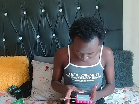 Lsnickykhanyile online show from 10.31.25