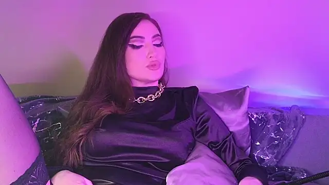 AliceJameson online show from 11.04.25