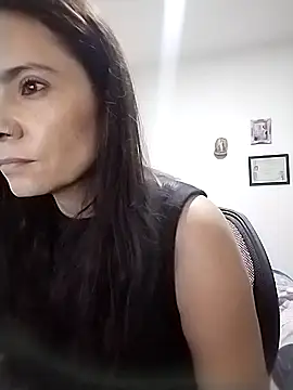 Snapshot of Cami_Konor chatting on 10.16.25 Cami Konor online show from 10.16.25
