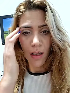 Elianasuarezz online show from 01.17.26