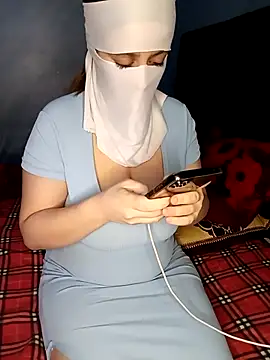 Lamia Queen  online show from 11.26.25