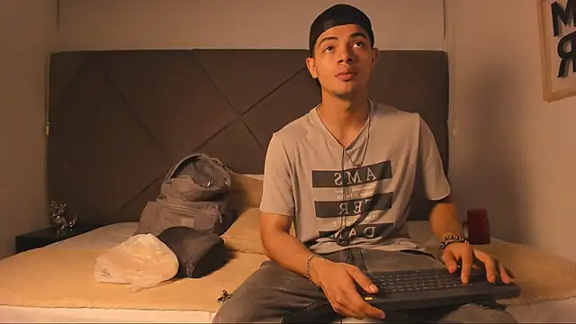 Snapshot of andrew_colleman chatting on 09.11.25 andrew colleman online show from 09.11.25