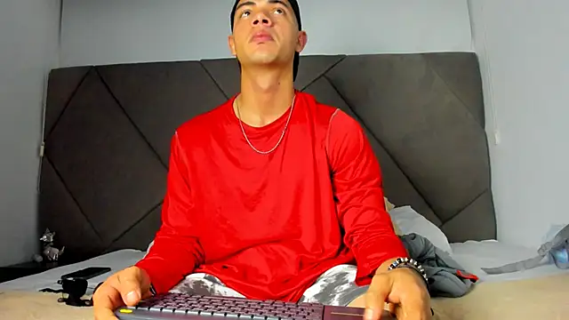 Snapshot of andrew_colleman chatting on 09.12.25 andrew colleman online show from 09.12.25