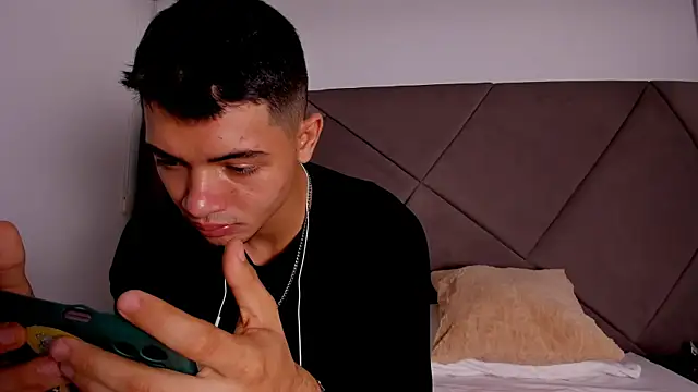 Snapshot of andrew_colleman chatting on 09.16.25 andrew colleman online show from 09.16.25