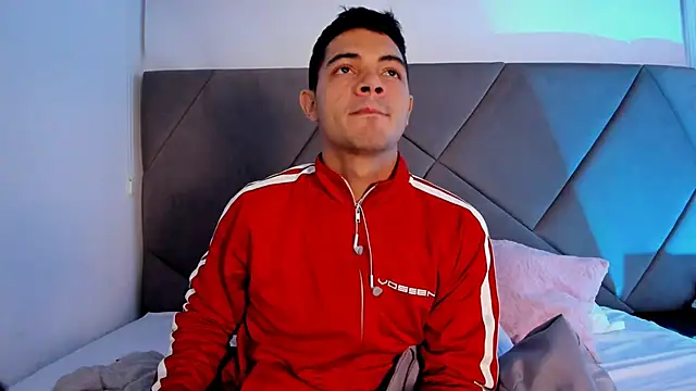 Snapshot of andrew_colleman chatting on 09.28.25 andrew colleman online show from 09.28.25