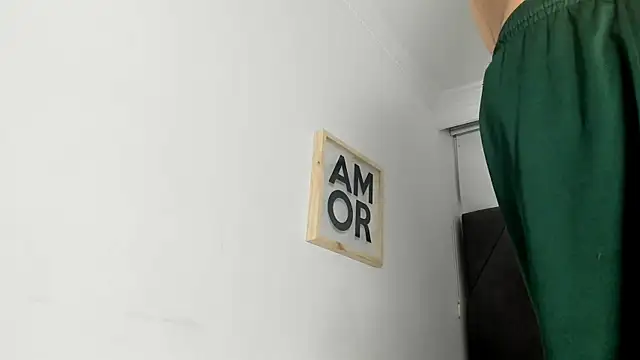 Snapshot of andrew_colleman chatting on 10.06.25 andrew colleman online show from 10.06.25