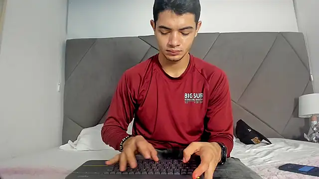 Snapshot of andrew_colleman chatting on 10.07.25 andrew colleman online show from 10.07.25