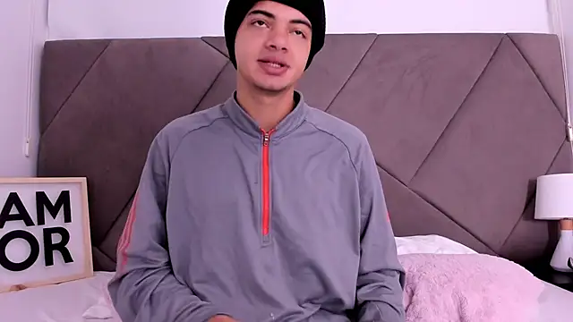 Snapshot of andrew_colleman chatting on 10.14.25 andrew colleman online show from 10.14.25