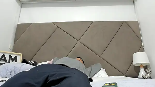 Snapshot of andrew_colleman chatting on 10.15.25 andrew colleman online show from 10.15.25