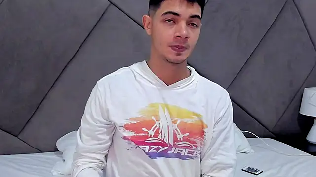 Snapshot of andrew_colleman chatting on 11.04.25 andrew colleman online show from 11.04.25