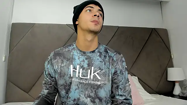 Snapshot of andrew_colleman chatting on 11.06.25 andrew colleman online show from 11.06.25