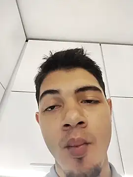 Snapshot of andrew_colleman chatting on 11.27.25 andrew colleman online show from 11.27.25