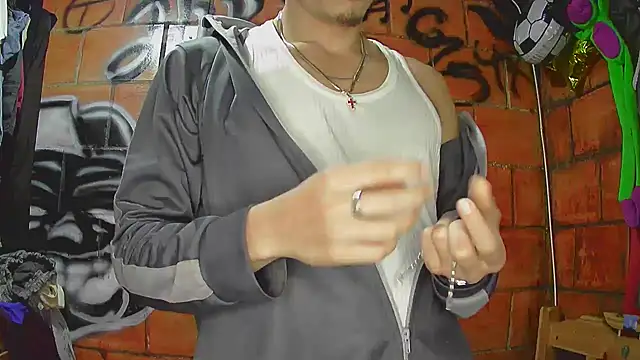 Snapshot of alexandercruz chatting on 05.20.26 alexandercruz online show from 05.20.26