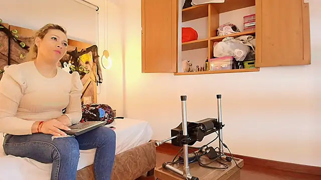 zarah andrew   online show from 10.23.25