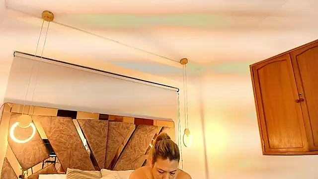 zarah andrew   online show from 11.20.25