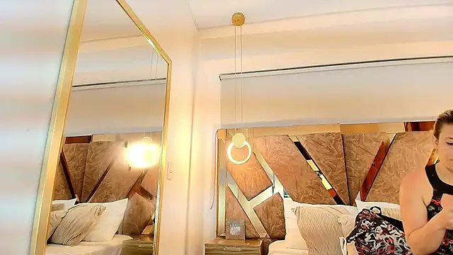 zarah andrew   online show from 12.15.25