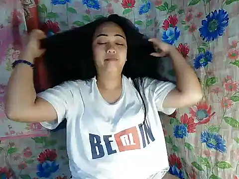 Snapshot of Pinay_Chubby20 chatting on 11.02.25 Pinay Chubby20 online show from 11.02.25