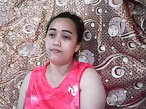 Snapshot of Pinay_Chubby20 chatting on 11.12.25 Pinay Chubby20 online show from 11.12.25