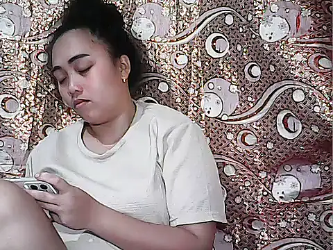 Snapshot of Pinay_Chubby20 chatting on 11.17.25 Pinay Chubby20 online show from 11.17.25