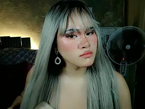Snapshot of YllanaAltheaXxX chatting on 04.22.26 YllanaAltheaXxX online show from 04.22.26
