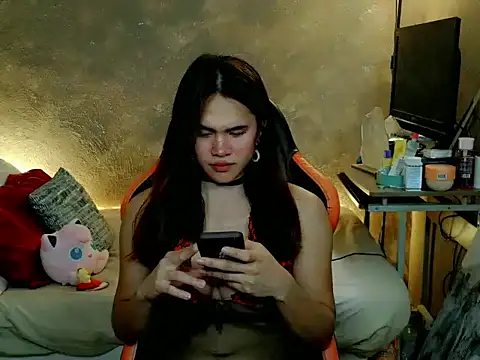 Snapshot of YllanaAltheaXxX chatting on 05.19.26 YllanaAltheaXxX online show from 05.19.26