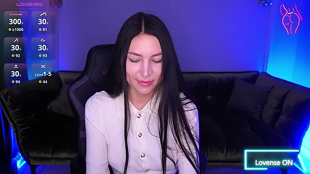 EliseVelour online show from 11.04.25