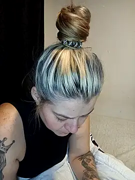 Snapshot of Fernandar2025 chatting on 09.12.25 Fernandar2025 online show from 09.12.25