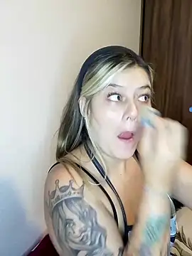 Snapshot of Fernandar2025 chatting on 10.11.25 Fernandar2025 online show from 10.11.25