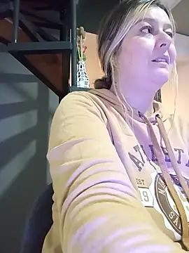 Snapshot of Fernandar2025 chatting on 11.14.25 Fernandar2025 online show from 11.14.25