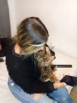 Snapshot of Fernandar2025 chatting on 11.25.25 Fernandar2025 online show from 11.25.25