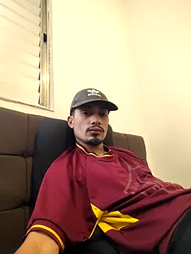 Snapshot of tierre21 chatting on 10.08.25 tierre21 online show from 10.08.25