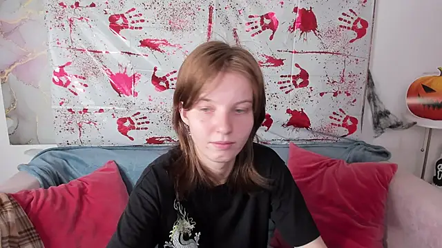 Madelaineses online show from 10.25.25