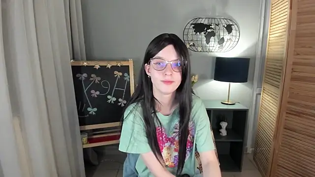 Madelaineses online show from 11.26.25