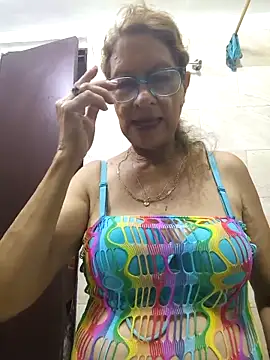 MaryeLunna online show from 10.10.25