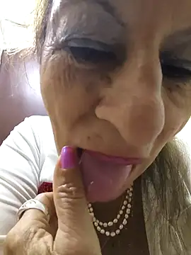 MaryeLunna online show from 10.28.25