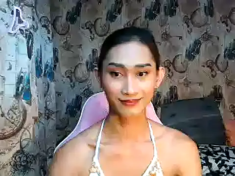 Snapshot of youarea_dreamer chatting on 12.18.25 youarea dreamer online show from 12.18.25