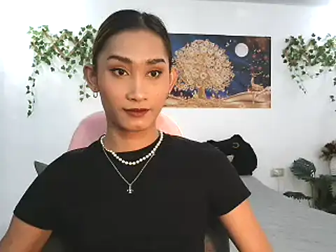 Snapshot of youarea_dreamer chatting on 12.22.25 youarea dreamer online show from 12.22.25