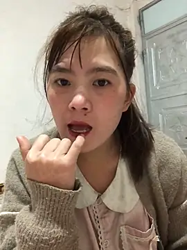 Maymay97 online show from 12.17.25