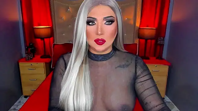 Snapshot of QueenAuroraMistress_ts chatting on 11.10.25 QueenAuroraMistress ts online show from 11.10.25